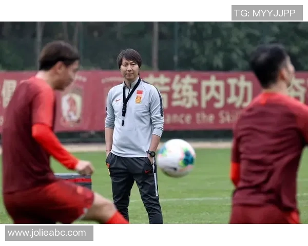 足球联赛中关键球员表现影响比赛结果