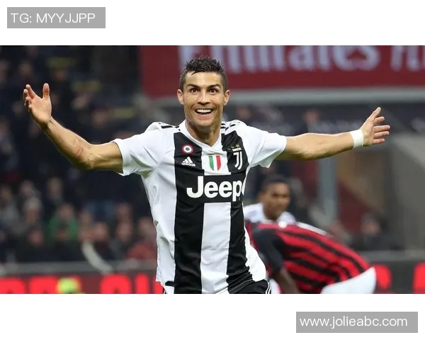 足球转会传闻：曼联欲引进中场大将？