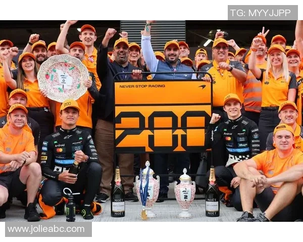 F1赛车技术革新与车队战略调整对赛季表现的深远影响分析 F1赛车技术革新与车队战略调整对赛季表现的深远影响分析