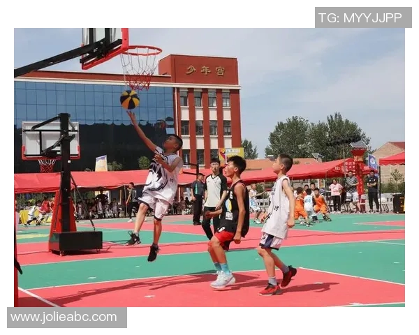 中国青少年篮球公开赛圆满落幕 冠军球队成媒体焦点引热议